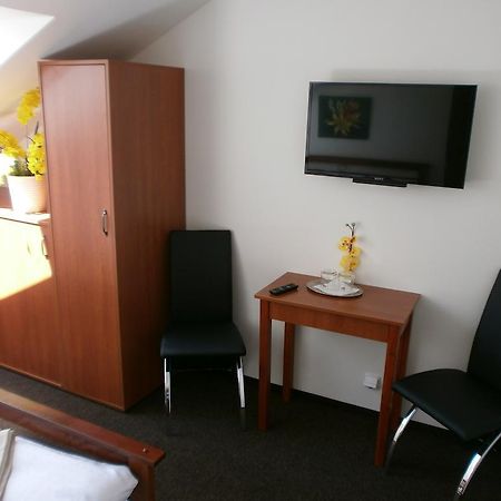 Mělník Hotel U Cisare מראה חיצוני תמונה
