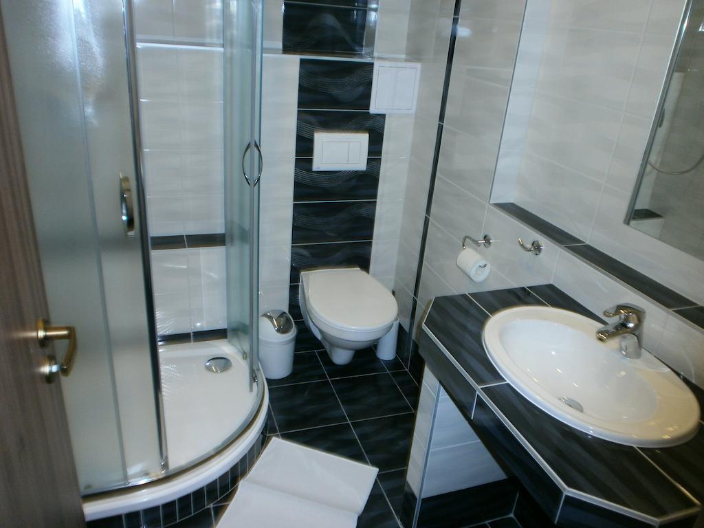 Mělník Hotel U Cisare מראה חיצוני תמונה