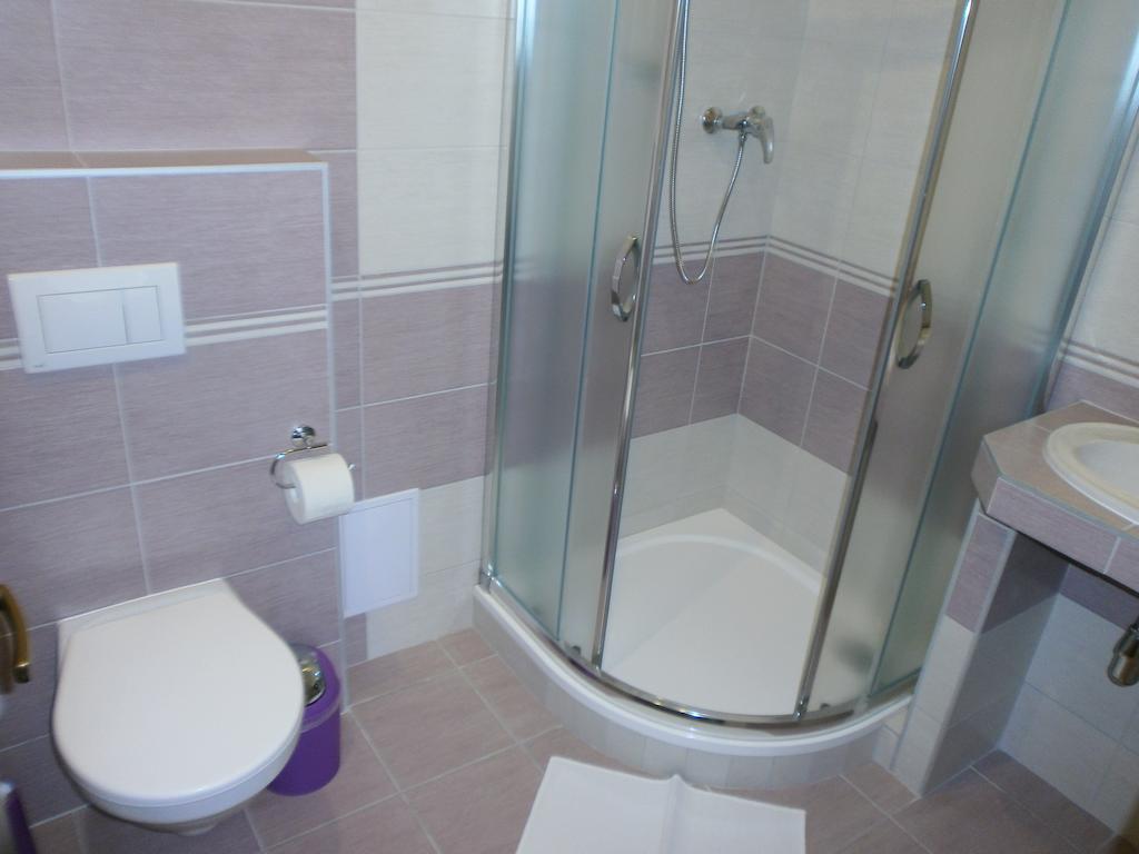 Mělník Hotel U Cisare מראה חיצוני תמונה