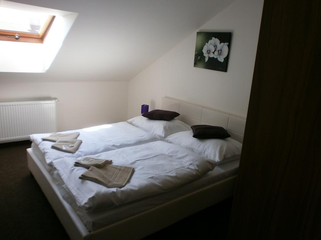 Mělník Hotel U Cisare מראה חיצוני תמונה