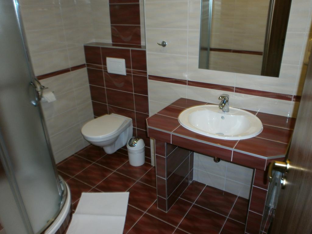 Mělník Hotel U Cisare מראה חיצוני תמונה