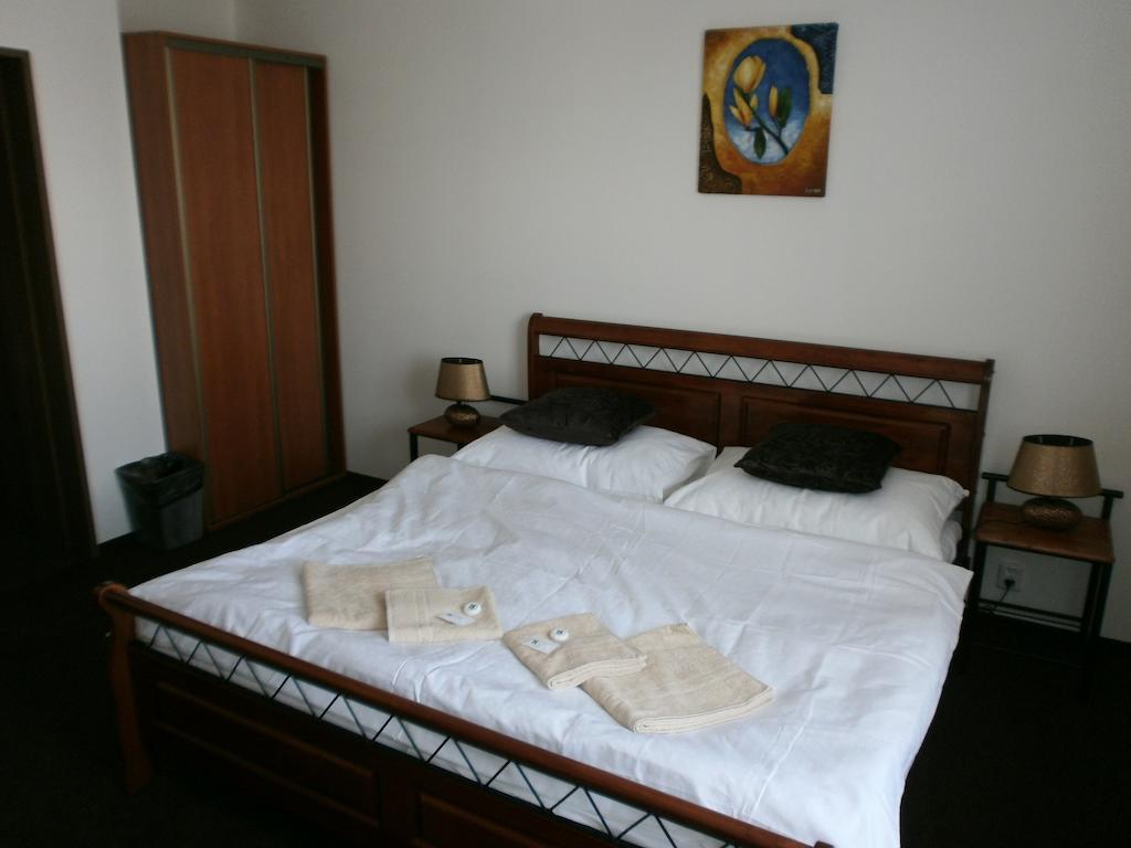 Mělník Hotel U Cisare מראה חיצוני תמונה