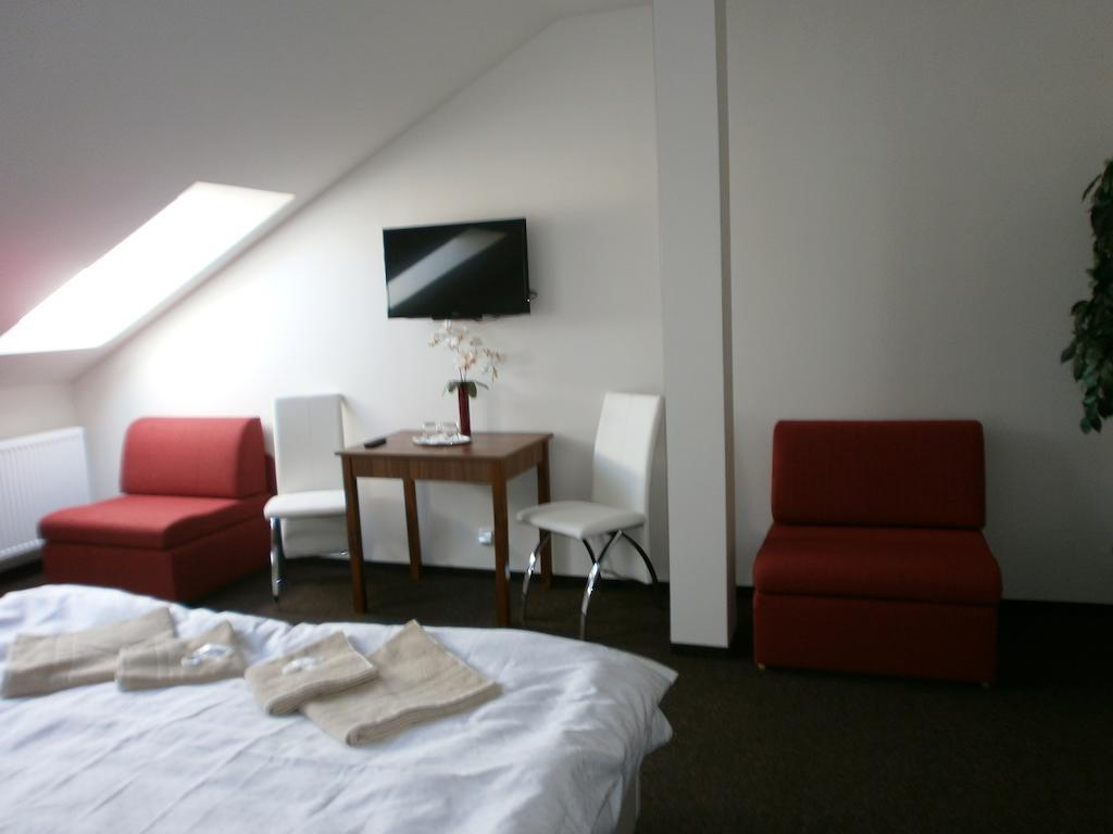 Mělník Hotel U Cisare מראה חיצוני תמונה