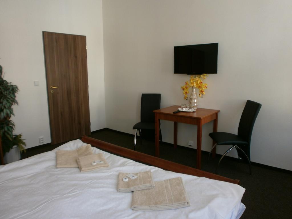 Mělník Hotel U Cisare מראה חיצוני תמונה